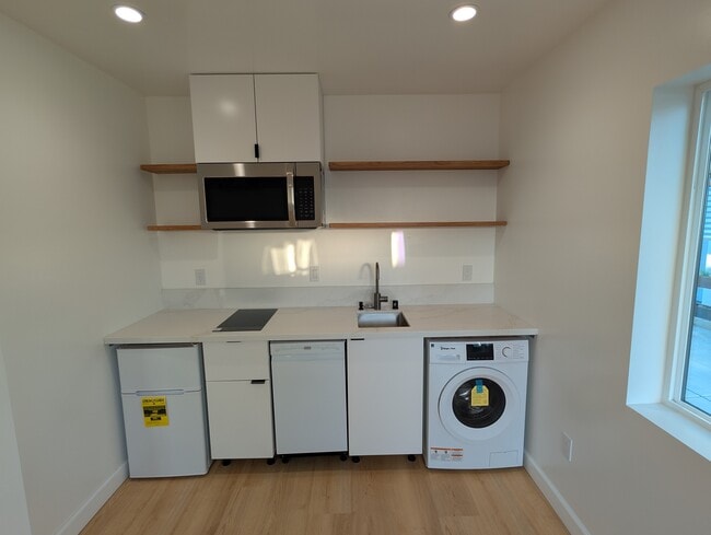 Photo - Tiller Front R House