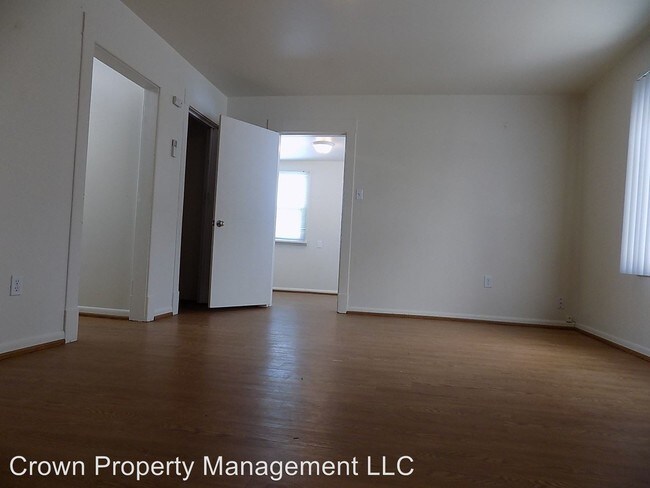 Building Photo - 5889 W Van Giesen St