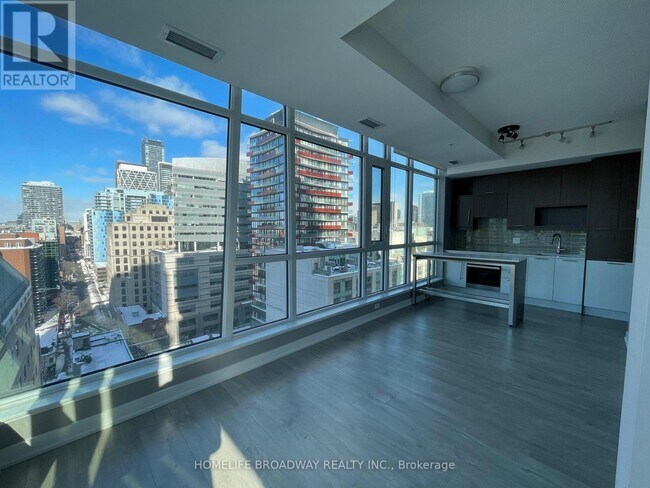 Photo du bâtiment - 199 Richmond St W