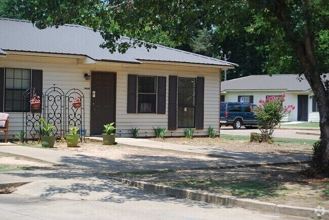 Building Photo - 4191 Broad St