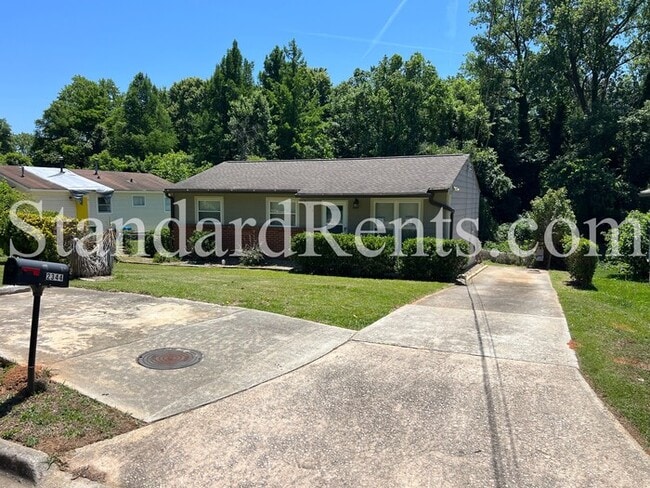 Building Photo - 2344 Clarissa Dr NW