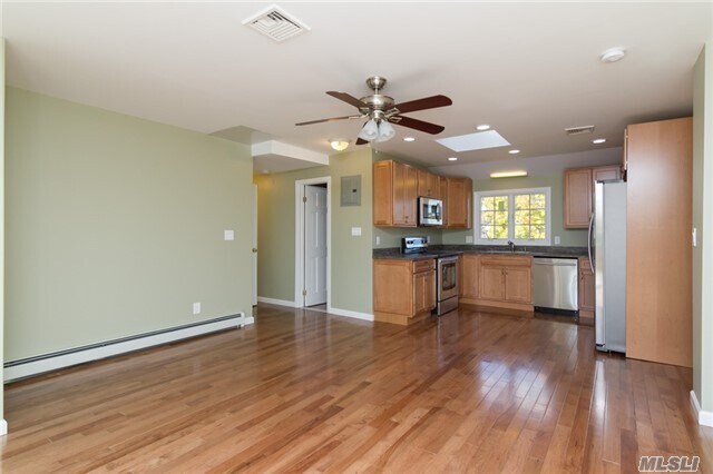 Building Photo - 48 Meander Ln
