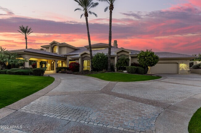 Building Photo - 7760 E Vaquero Dr