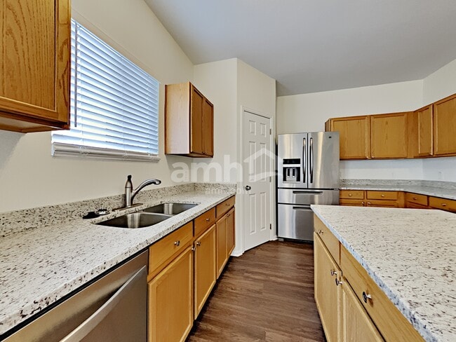 Foto del edificio - 15833 E 98th Pl