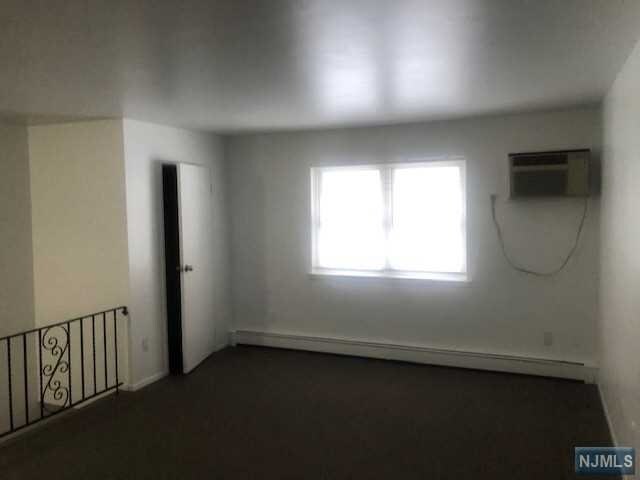 Building Photo - 401 Undercliff Ave