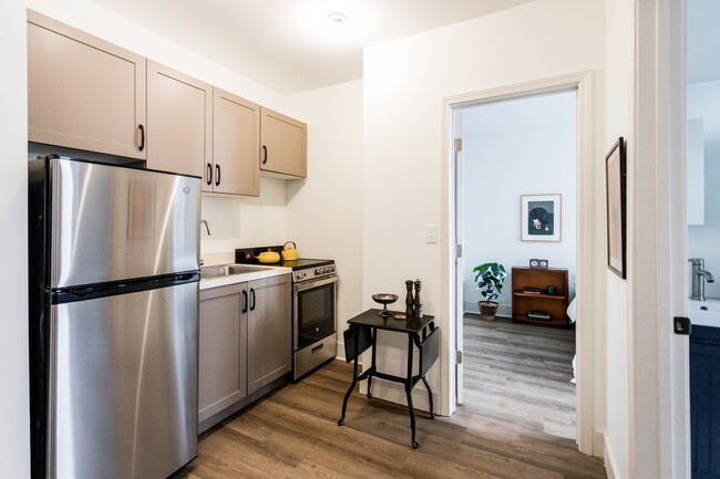 Building Photo - Hazelwood Apartments