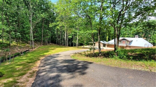 Building Photo - 2210 Goldmine Dr