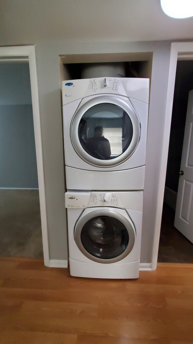 washer/dryer - 318 David Ct