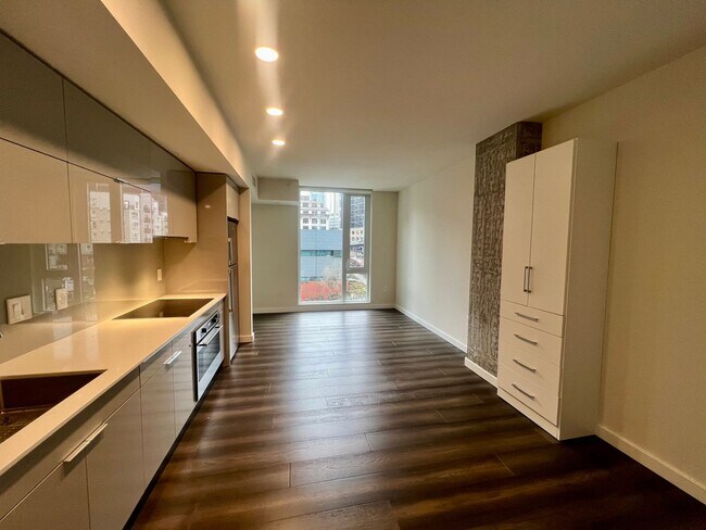 Building Photo - Koda Condominiums - International District
