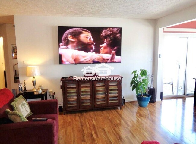 Foto del edificio - 2443 Blue Springs Ct