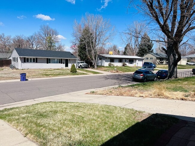 Building Photo - Welcome to University Hills!!  Perfect 3 B...