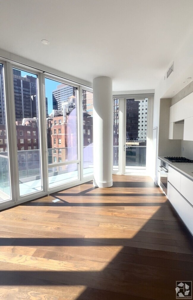 Building Photo - East 44th Street / Amazing 2-Bed 2-Bath / ...