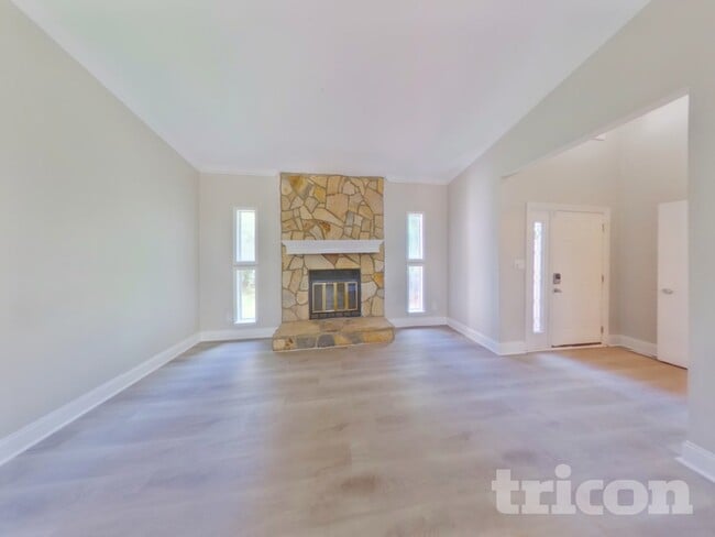 Building Photo - 5911 Leatherwood Ln