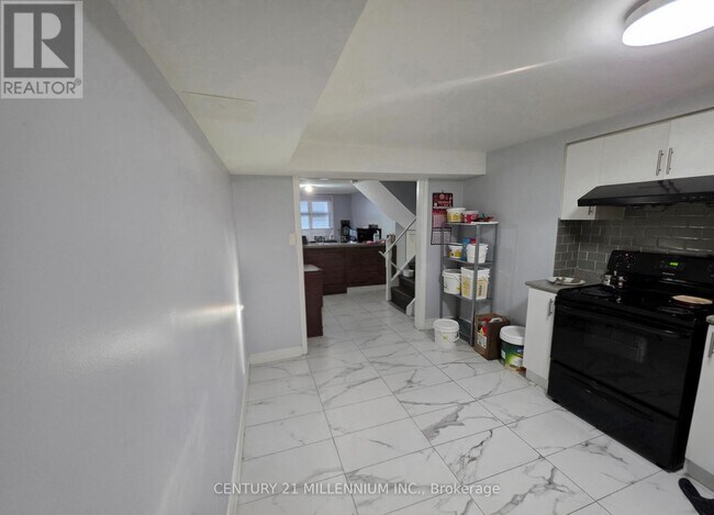 Building Photo - 23 Malcolm Crescent