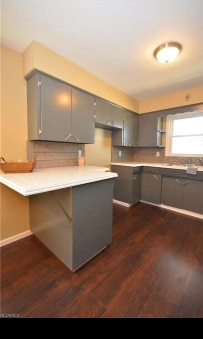 Foto del edificio - 1906 Springfield Center Rd