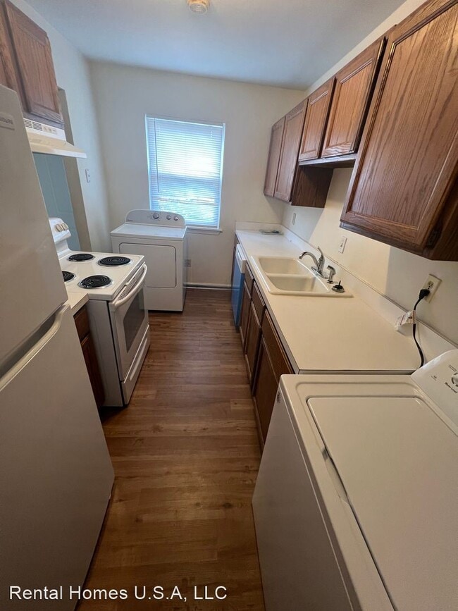 Building Photo - 2 br, 1.5 bath House - 935 Maryland Ave
