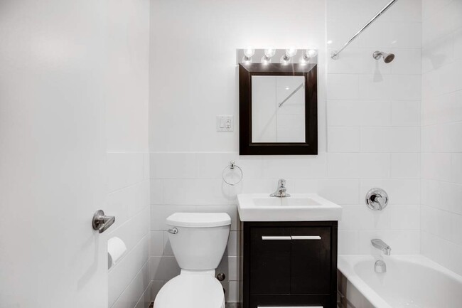 Building Photo - 345 Lonsdale