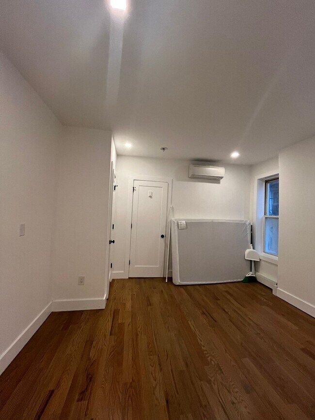 Foto del edificio - 232 Van Horne St