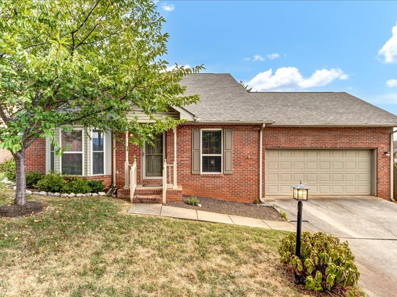 Foto principal - 1016 Montgomery Ct
