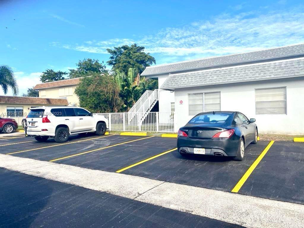 6201 SW 37 Ct Unit none, Davie, FL 33314 Room for Rent in Davie, FL