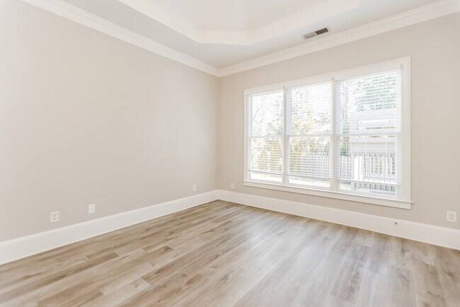 Foto del edificio - 4654 Jefferson Ridge Way