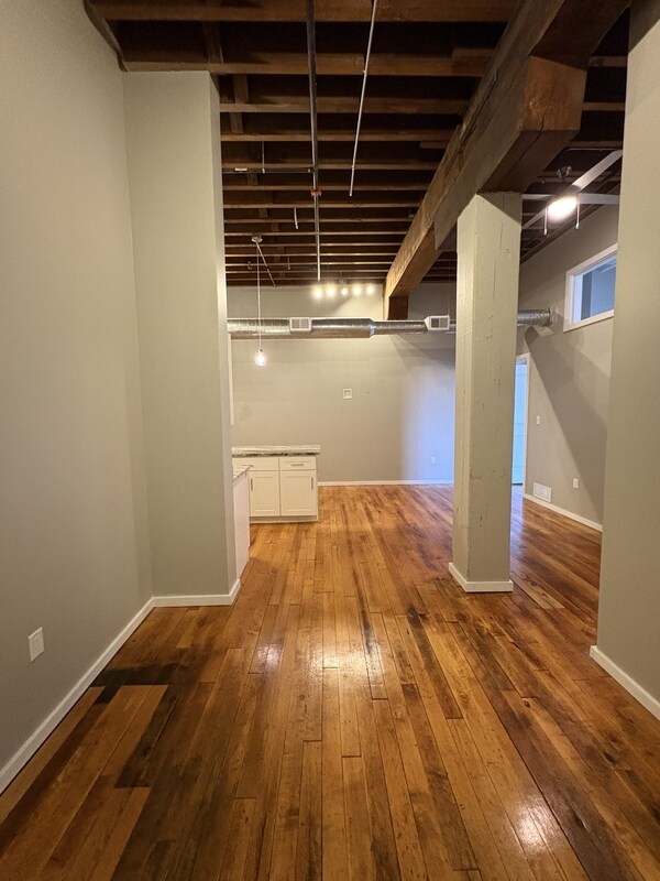 Building Photo - 116 N 5th St
