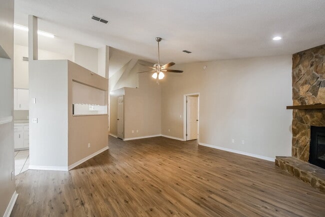 Building Photo - 2215 Botany St