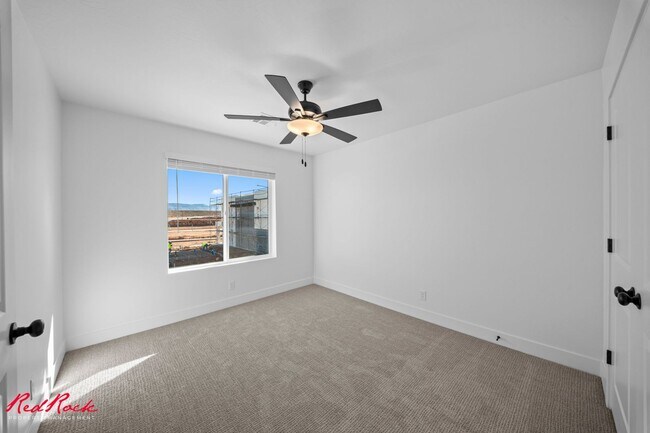 Foto del edificio - 3 Bedroom Townhome in Desert Color