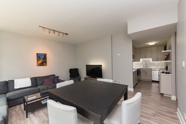 Foto del edificio - 211 E Ohio St