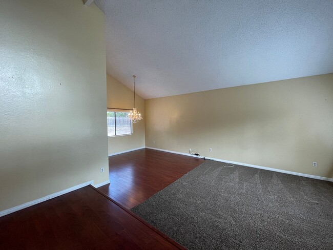 Foto del edificio - Three Bedroom Home in Rancho Penasquitos