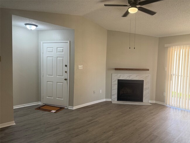 Building Photo - 2121 Hepburn St