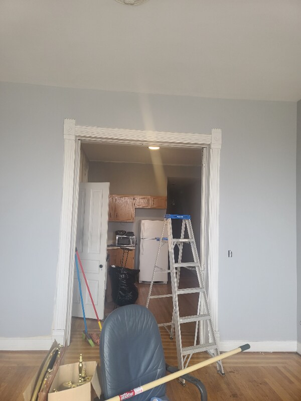 Building Photo - 2519 S Archer Ave
