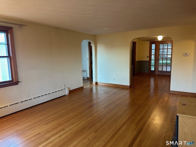 Foto del edificio - 989 N Farms Rd