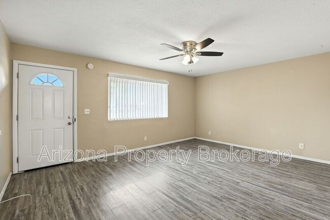 Building Photo - 111 N Flint Cir