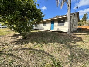 Building Photo - 2900 Shore Dr