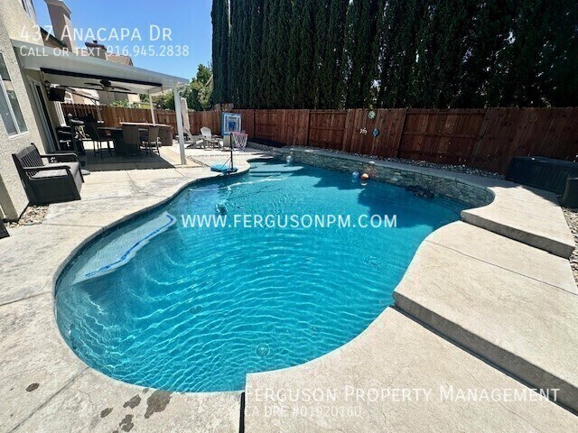 Building Photo - 437 Anacapa Dr