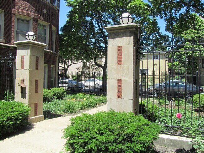 Foto del edificio - 1537 W Fargo Ave