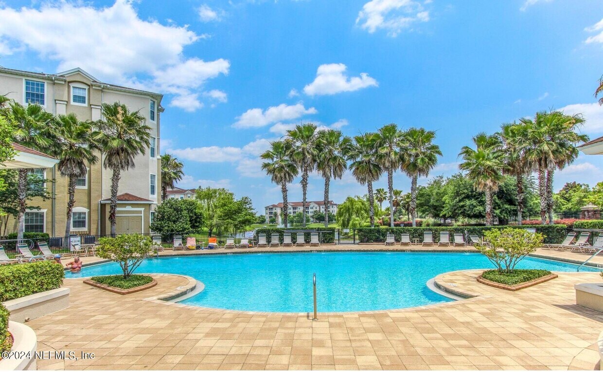 Foto principal - 7801 Point Meadows Dr