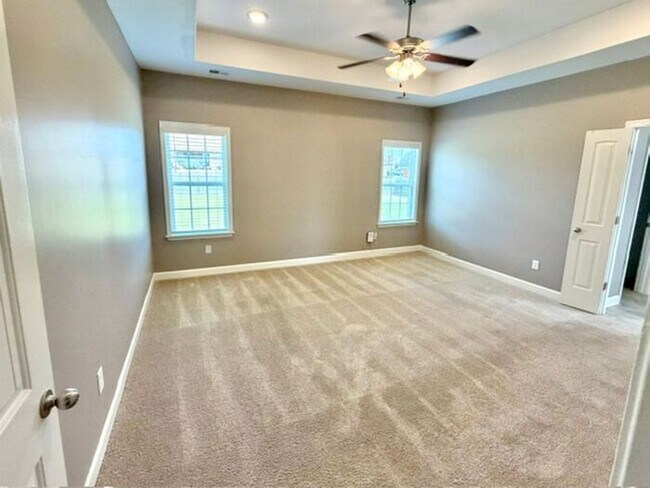 Foto del edificio - Now Leasing A 5 Bedroom 3 Bath Home In Olive Branch