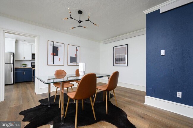 Foto del edificio - 1385 Woodland Rd