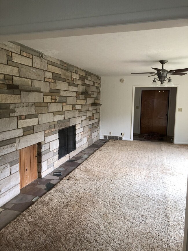 Building Photo - Saint Albans Rancher with unfinished basement