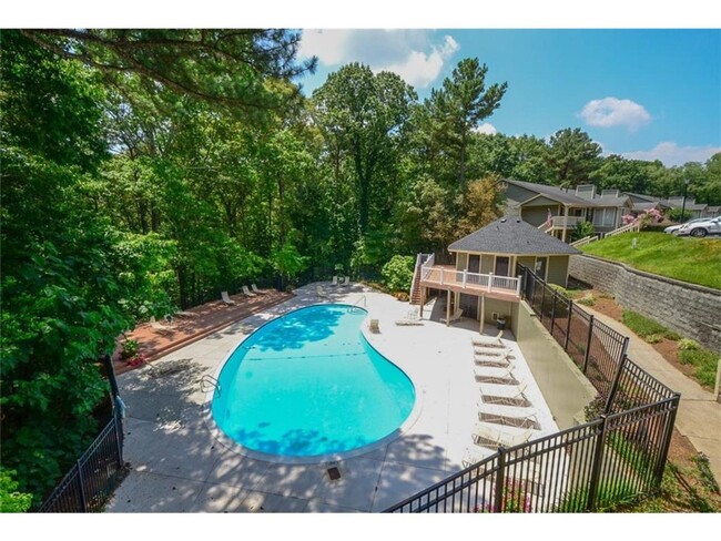 Foto del edificio - Renovated 2/1 Condo in Sandy Springs w/ Po...