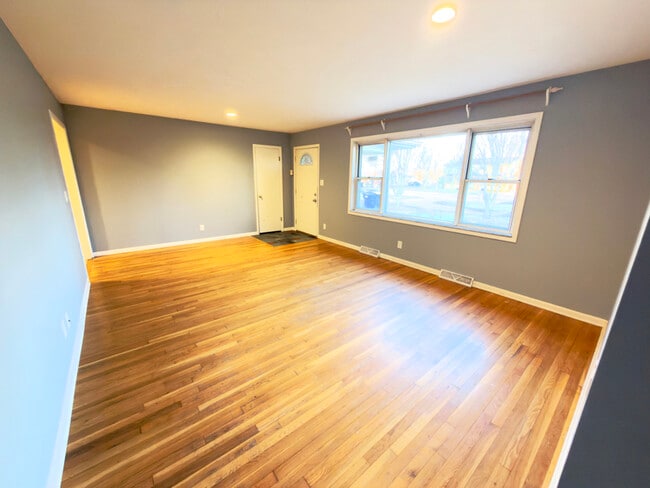 Building Photo - 5246 N 600 W