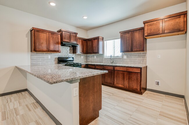 Building Photo - 8945 Robert Dr