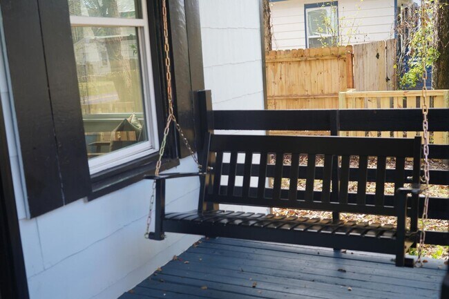 Foto del edificio - Beautifully renovated 3 bedroom, 2 bathroom home in the heart of North Charleston