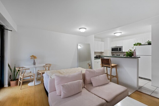 Foto del edificio - 135 Montgomery St