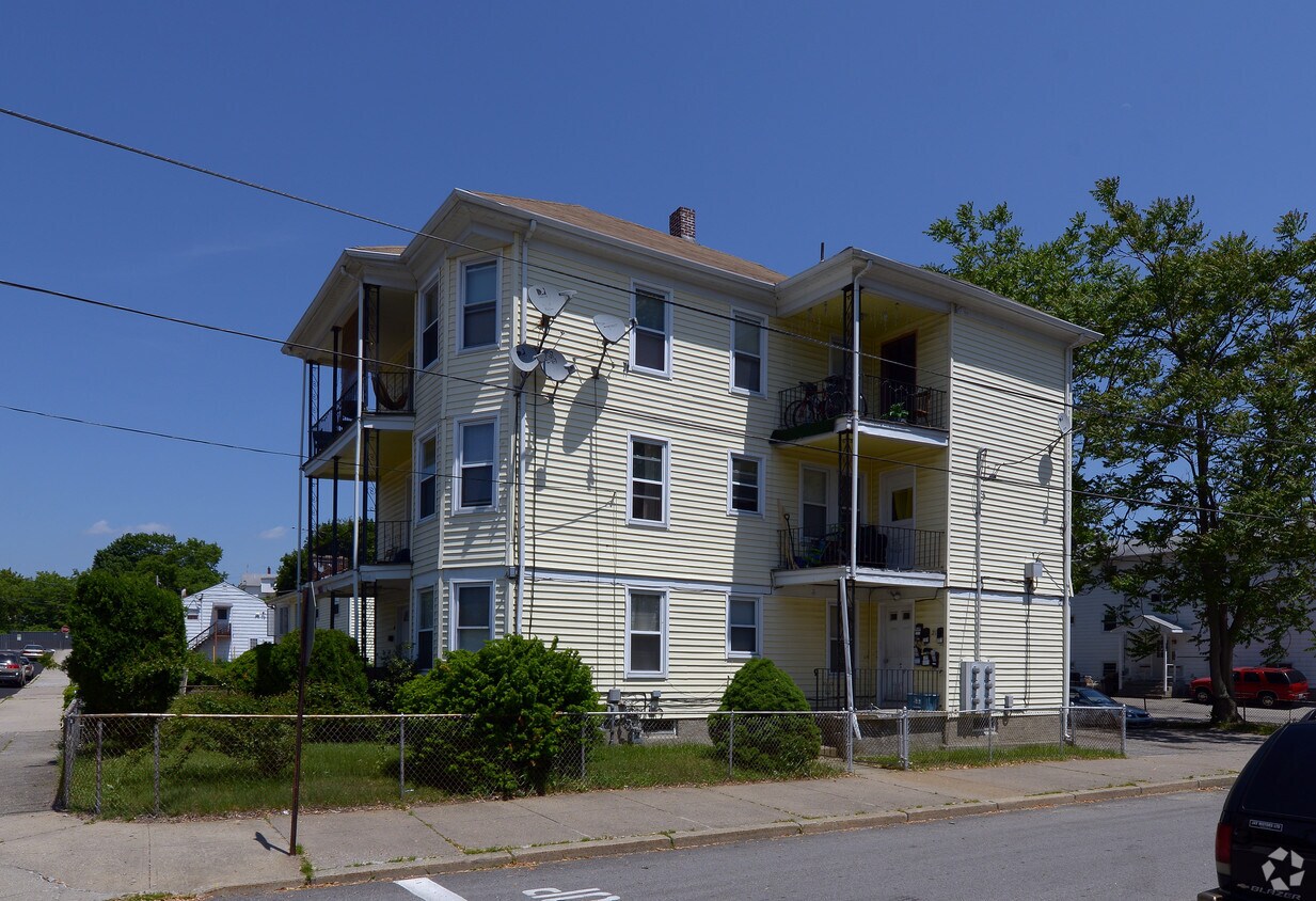 Primary Photo - 46 School St