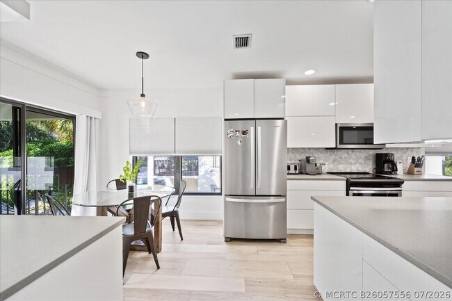 Building Photo - 11311 Pond View Dr