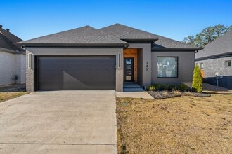 Building Photo - 345 Fletcher Lp