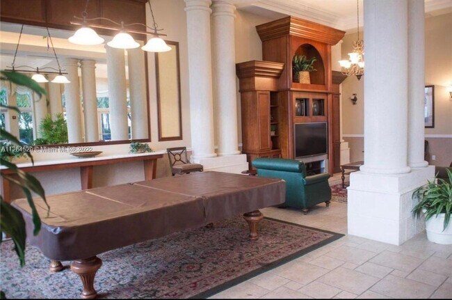 Foto del edificio - 17100 N Bay Rd